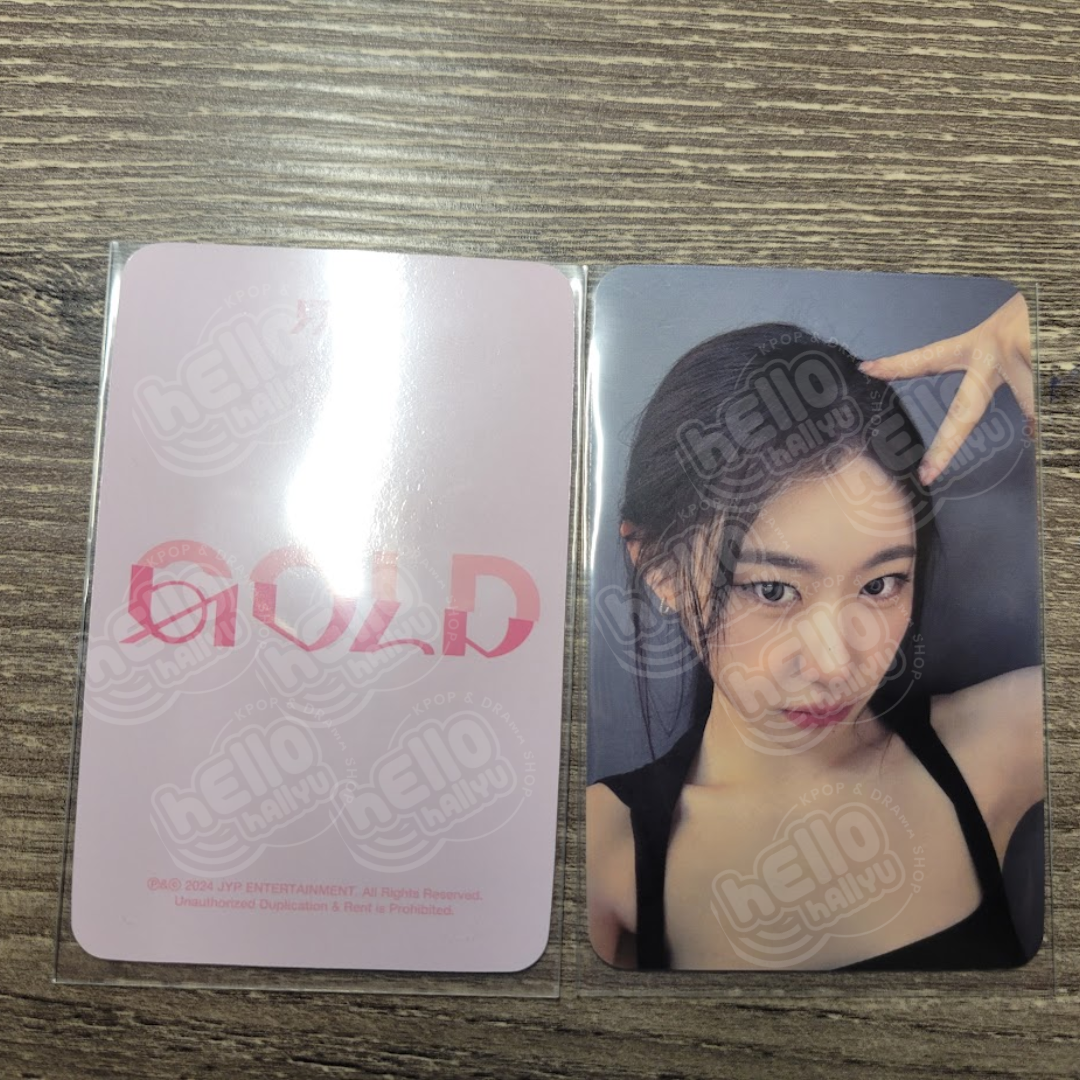 ITZY - "Gold" - SOUNDWAVE Pre-Order Benefit Photocard
