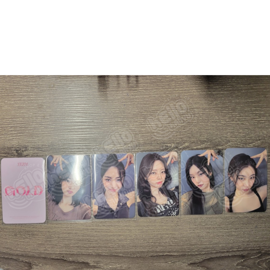 ITZY - "Gold" - SOUNDWAVE Pre-Order Benefit Photocard