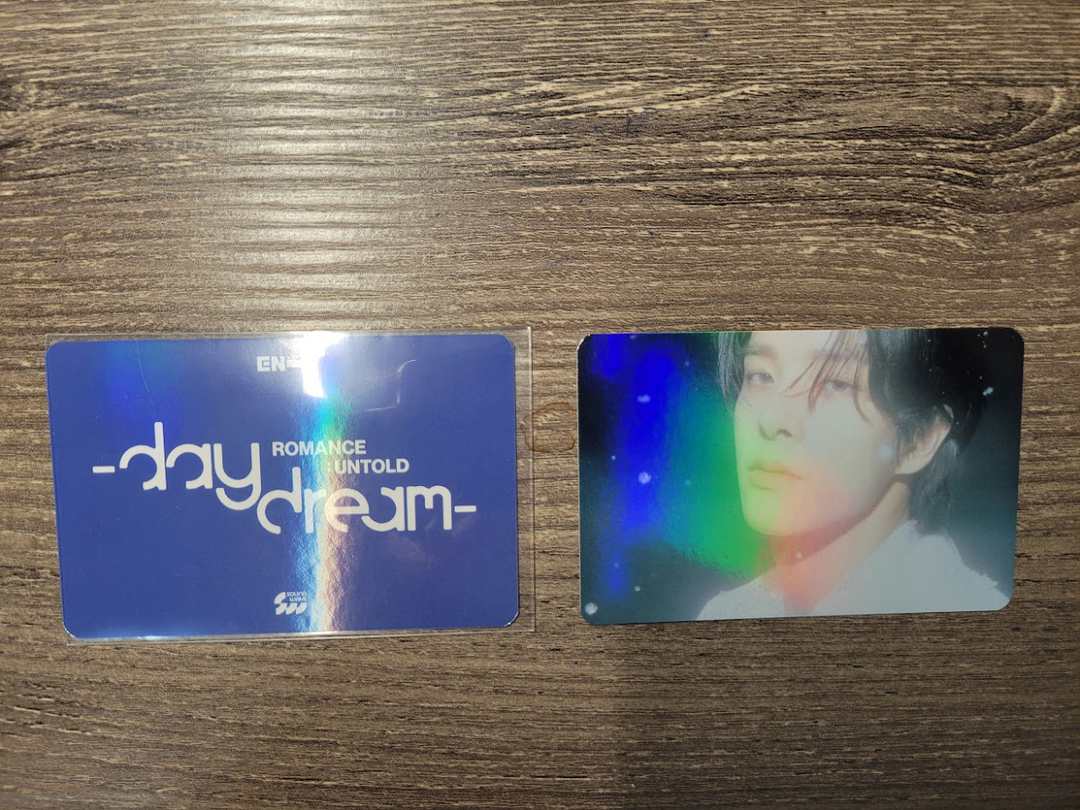 ENHYPEN- "ROMANCE : UNTOLD -daydream" - Soundwave Pre-Order Benefit Photocard (HOLO)