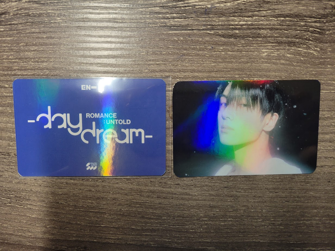 ENHYPEN- "ROMANCE : UNTOLD -daydream" - Soundwave Pre-Order Benefit Photocard (HOLO)