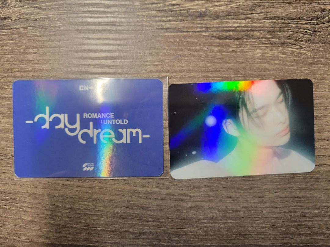 ENHYPEN- "ROMANCE : UNTOLD -daydream" - Soundwave Pre-Order Benefit Photocard (HOLO)