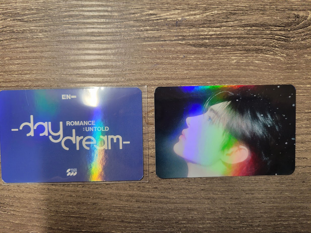 ENHYPEN- "ROMANCE : UNTOLD -daydream" - Soundwave Pre-Order Benefit Photocard (HOLO)